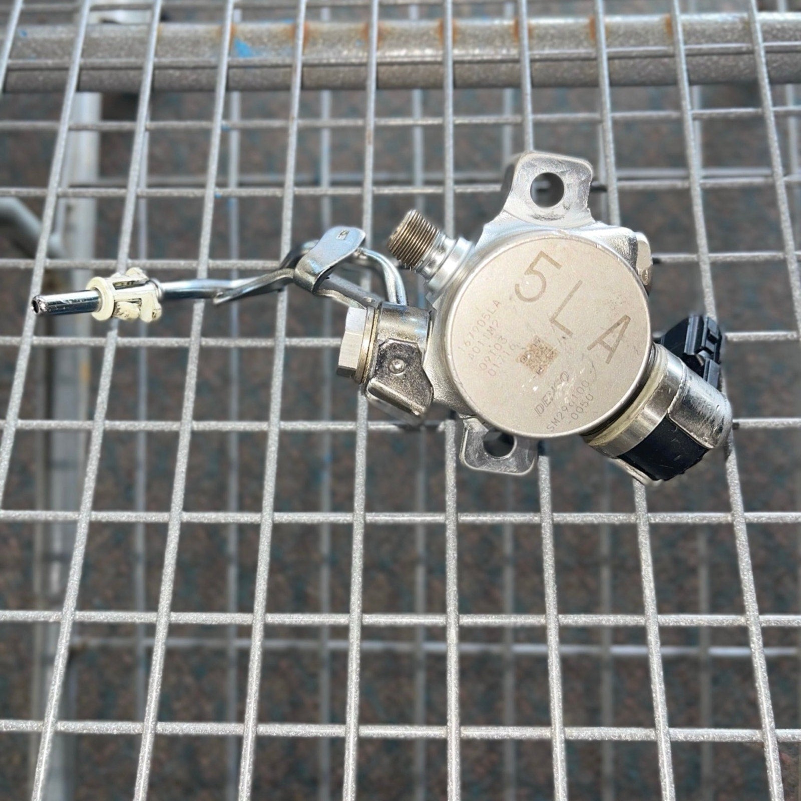 High Pressure Fuel Pump 16790-5LA-A01 16790-5LA-305 For 2015-2016 Honda Accord CR-V Acura ILX