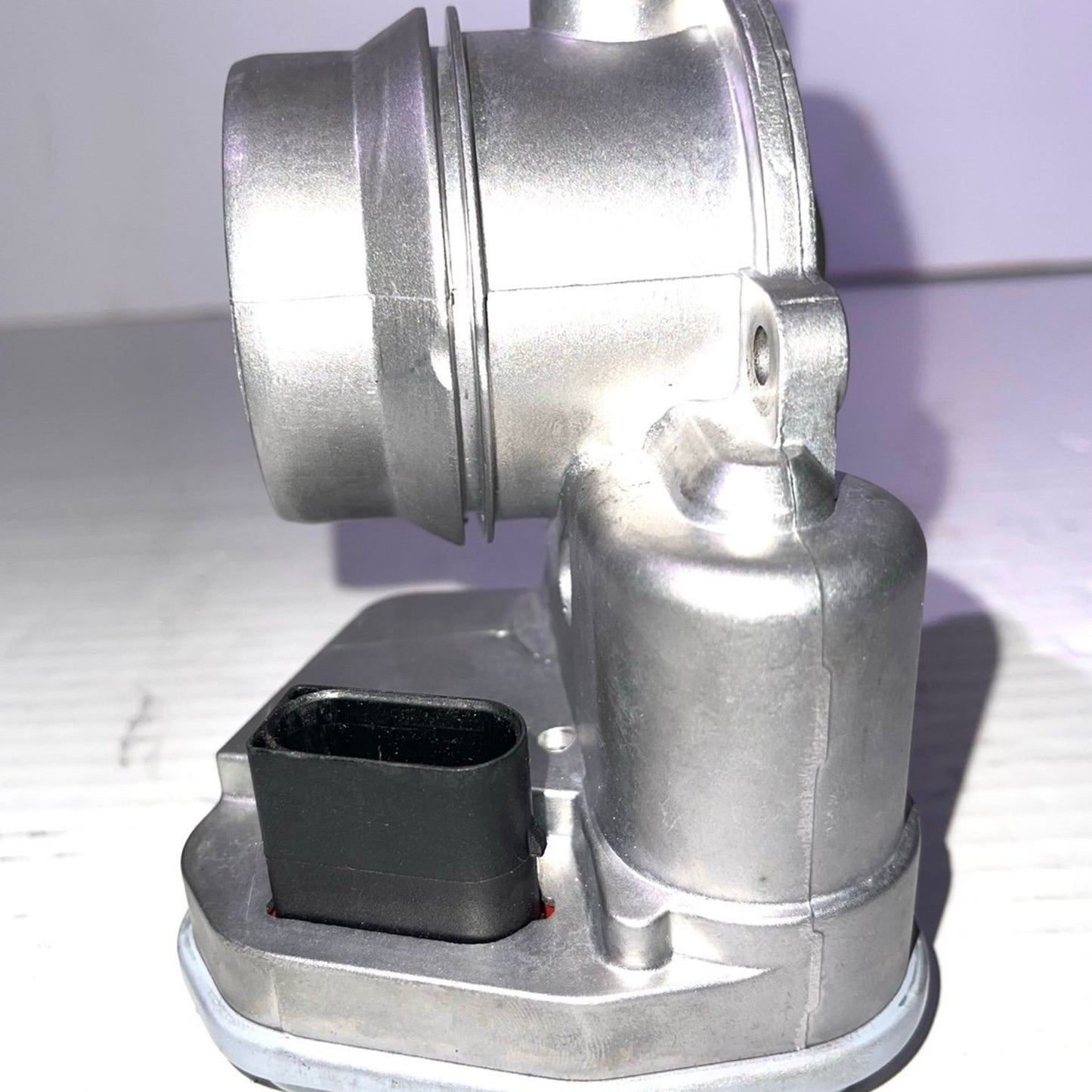 Throttle Body for BMW 1, 3, 5, 7 Series X3 X6 E60 E61 X5 335d 3.0L 11717804384