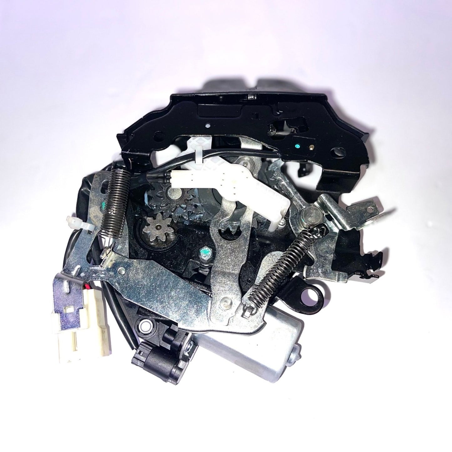 Trunk Latch Hatch Door Lock Actuator Motor for Lexus LS460 2007-2012 6465050040