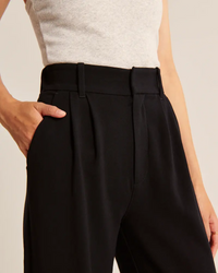 Light Wide-Leg Tailored Pants (Women)